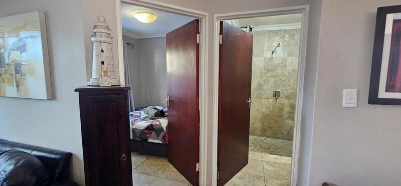 2 Bedroom Property for Sale in Middedorp Western Cape